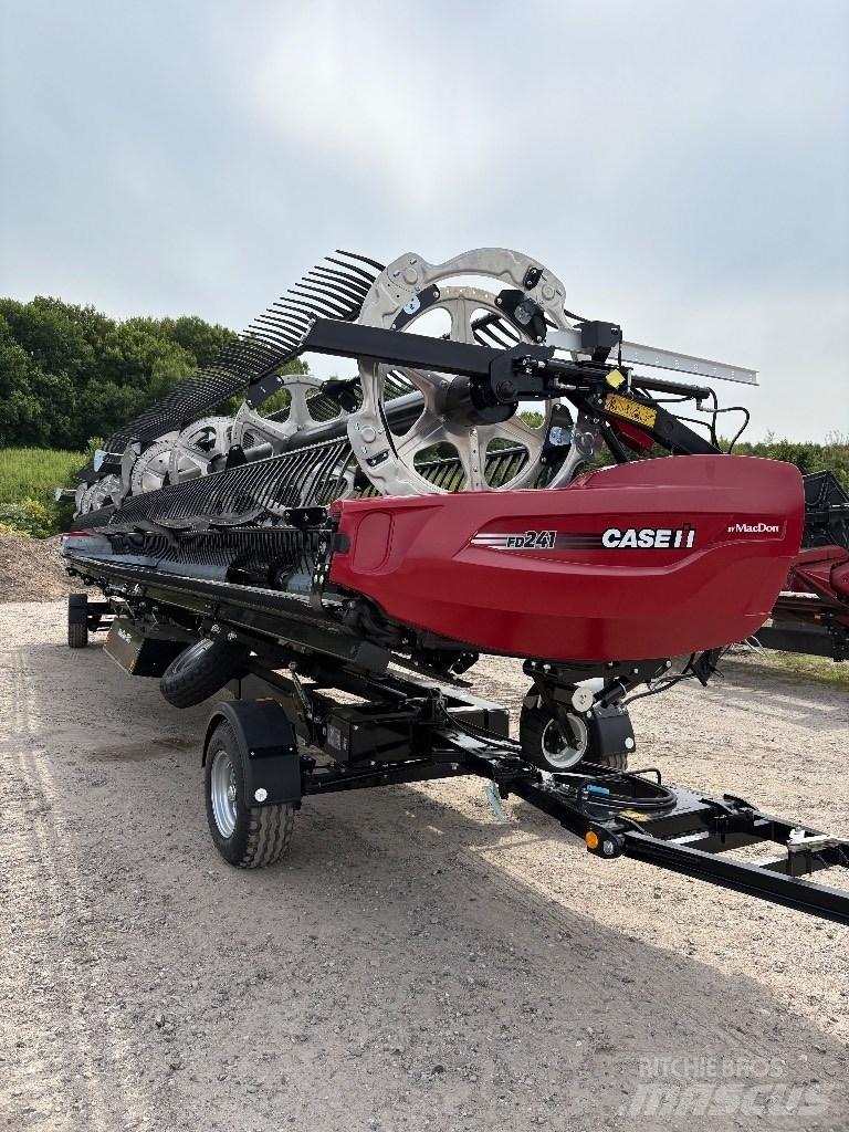MacDon FD241 Combine harvester heads