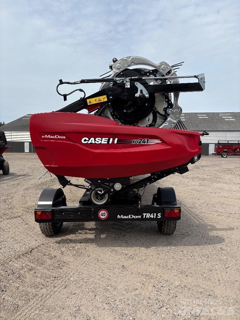 MacDon FD241 Combine harvester heads