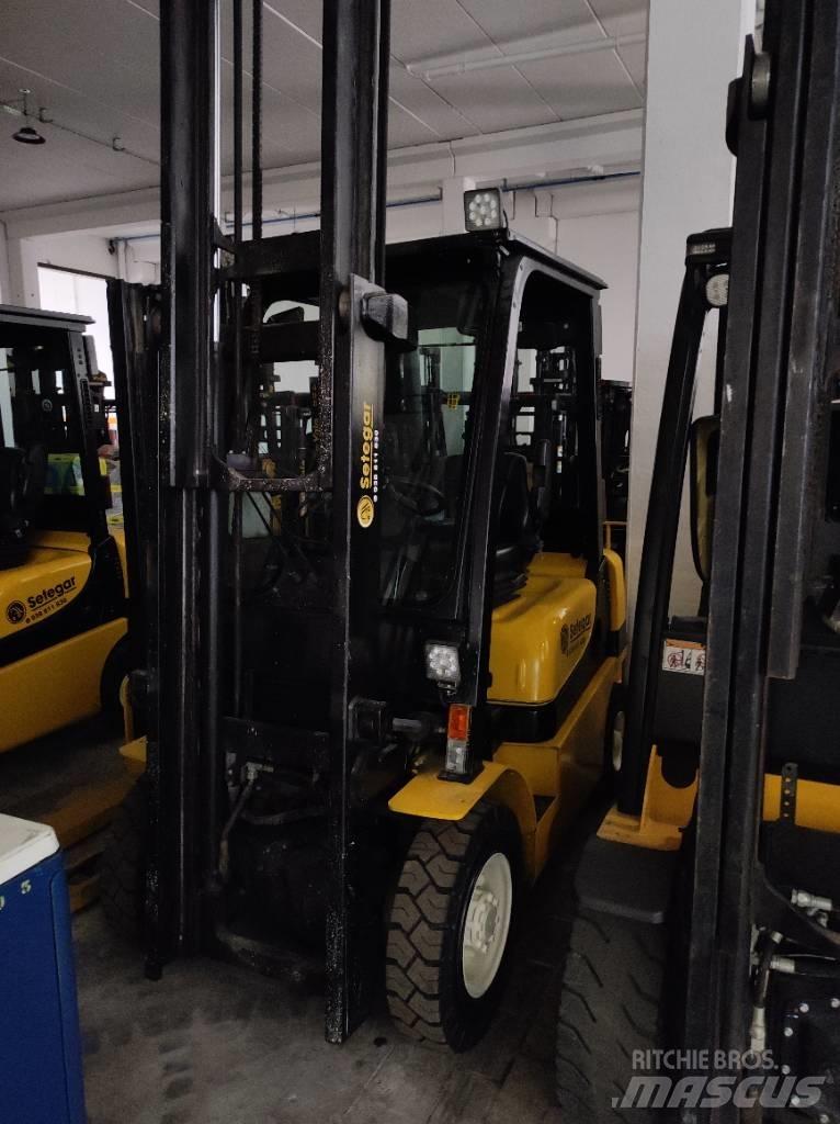 Yale GDP20MX Diesel trucks