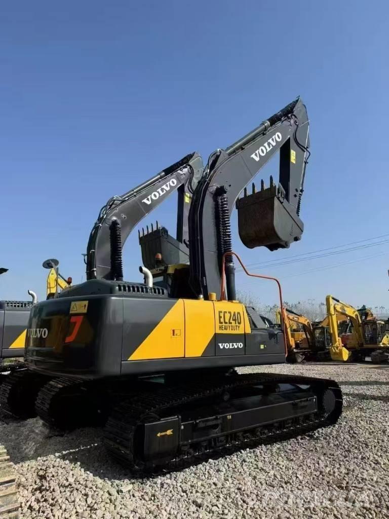 Volvo EC 240 Crawler excavators