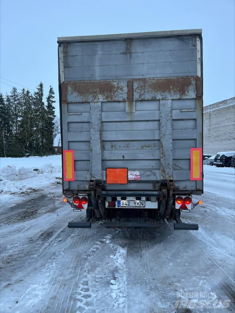Krone Madel SD Curtainsider semi-trailers