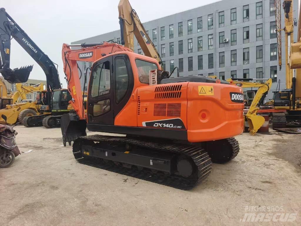 Doosan DX 140 Crawler excavators