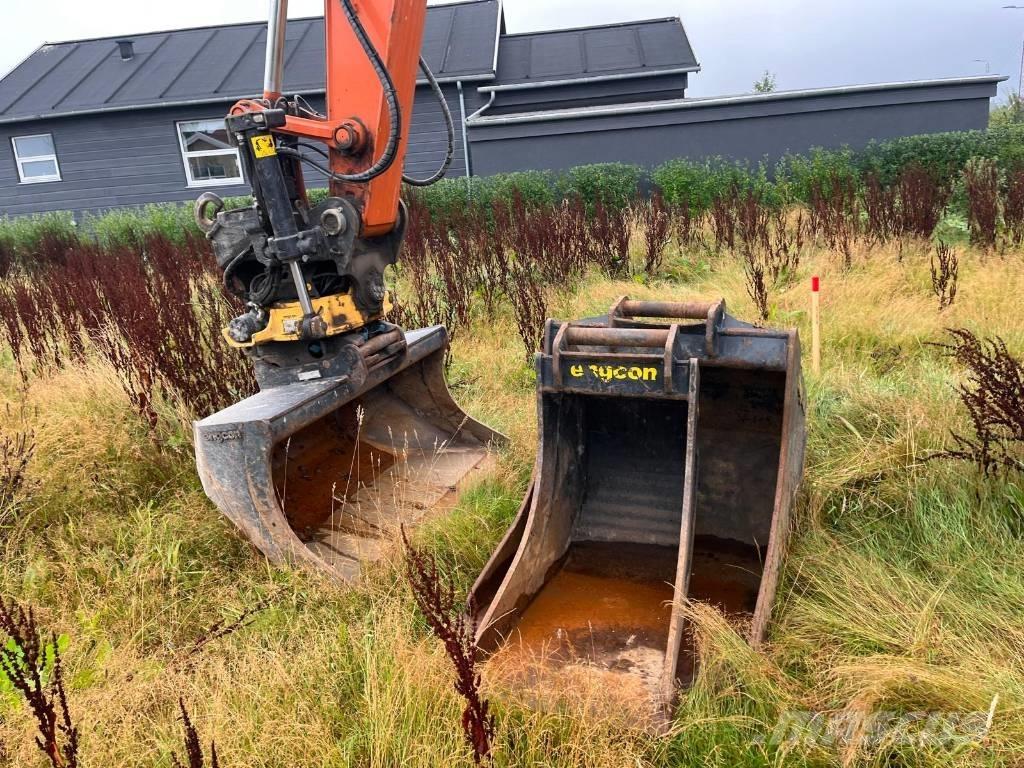 Hitachi ZX 135 US-7 Crawler excavators
