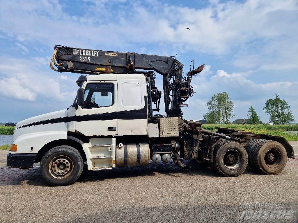 Volvo NH12.460 Tractor Units