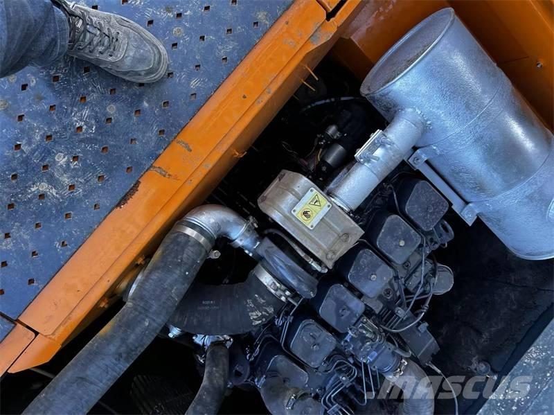 Hyundai 220LC-9S Crawler excavators