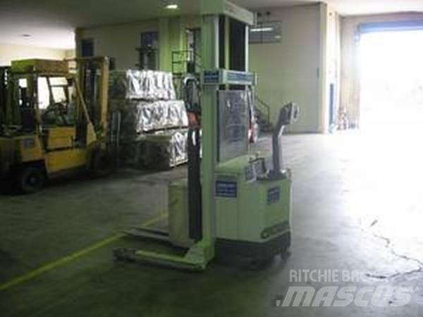 Crown 40WTF154 Reach trucks