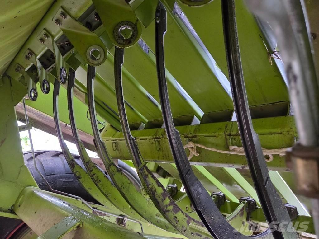 CLAAS Quandrant 2200 Square balers