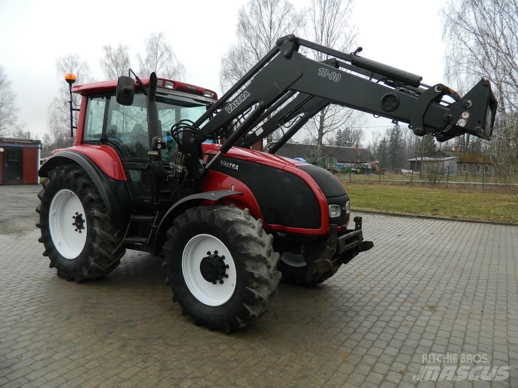 Valtra T 140 Tractors