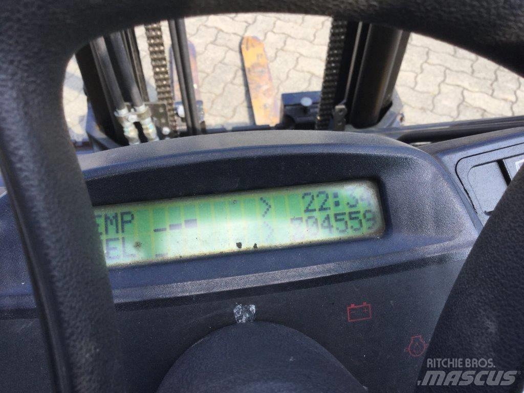 Yale GDP30VX Diesel trucks