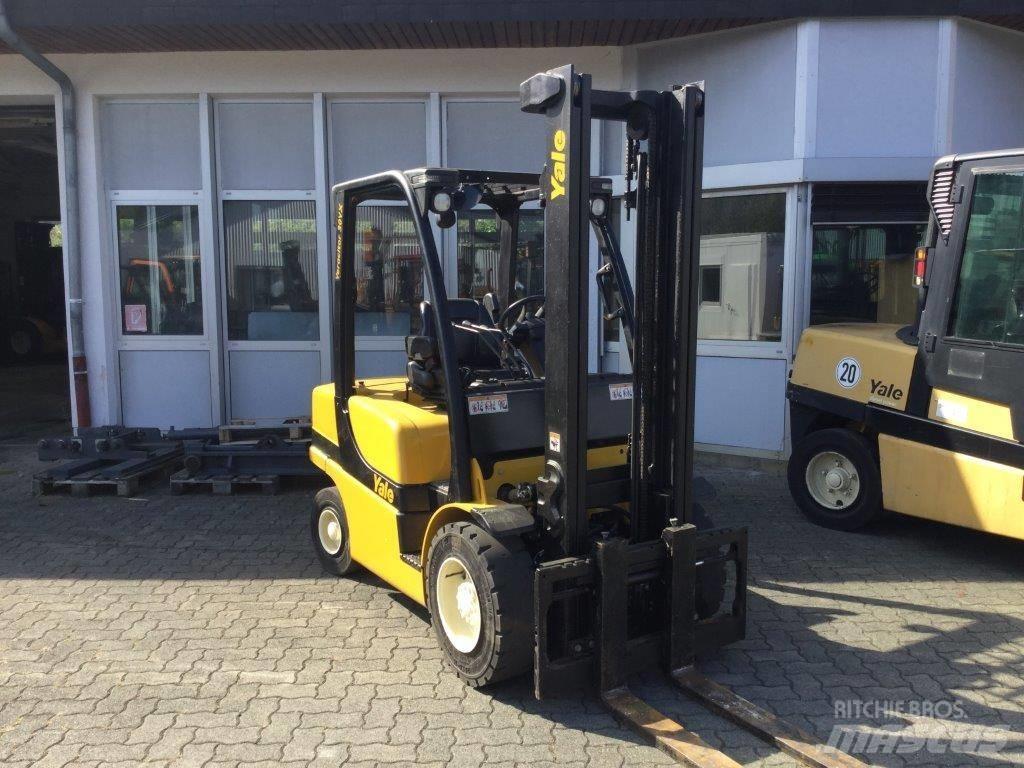 Yale GDP30VX Diesel trucks