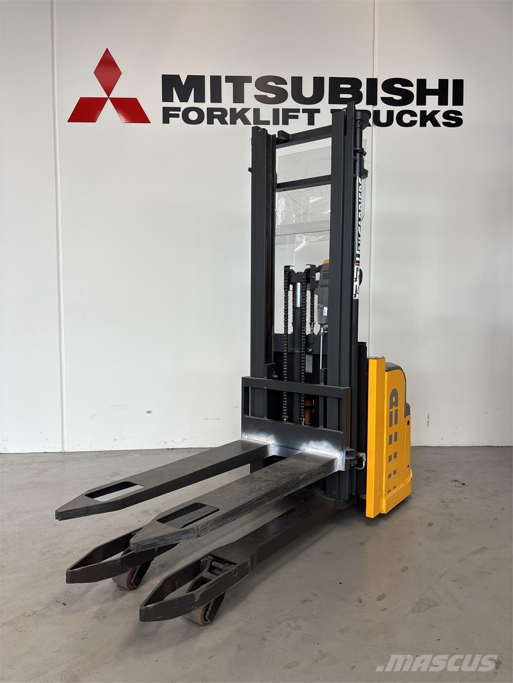 Atlet PS125 Pedestrian stacker