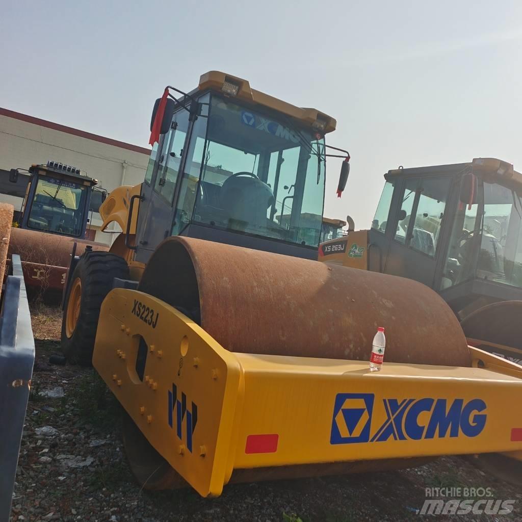 XCMG XS223J Single drum rollers