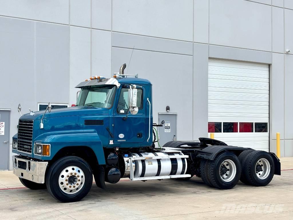 Mack Pinnacle Tractor Units