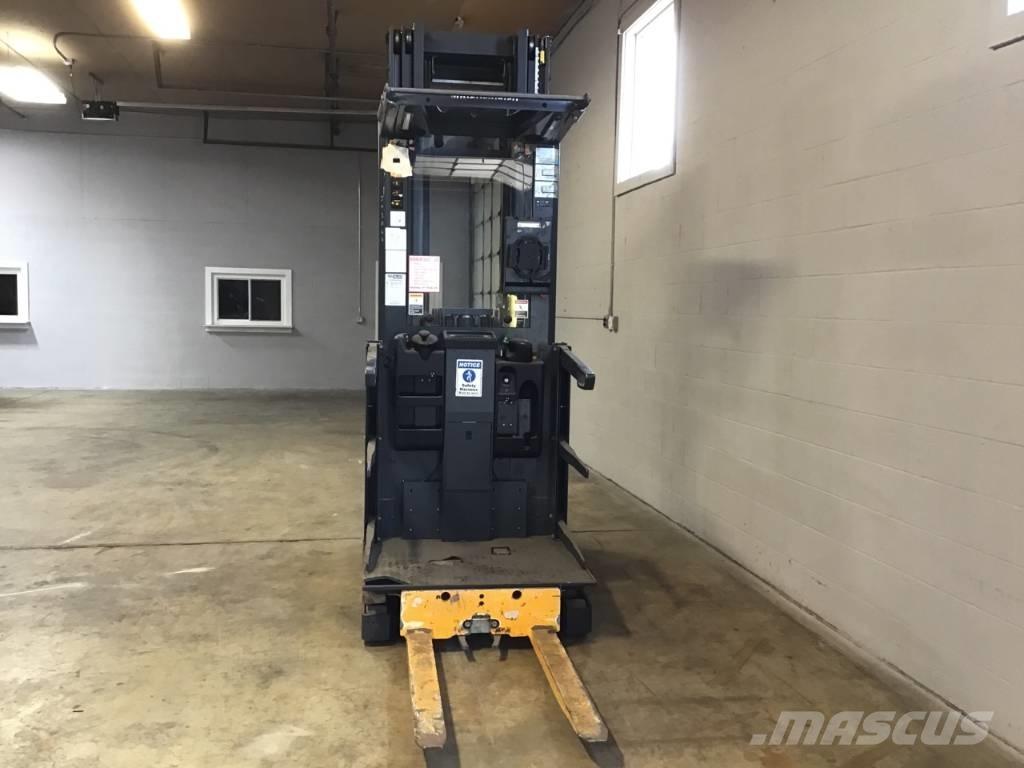 Jungheinrich EKS208 Medium lift order picker