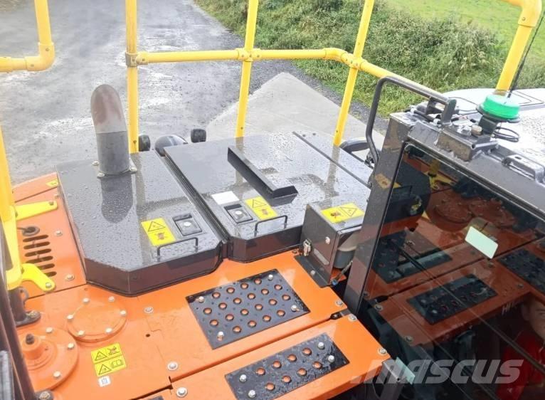 Hitachi ZX 130LCN Crawler excavators