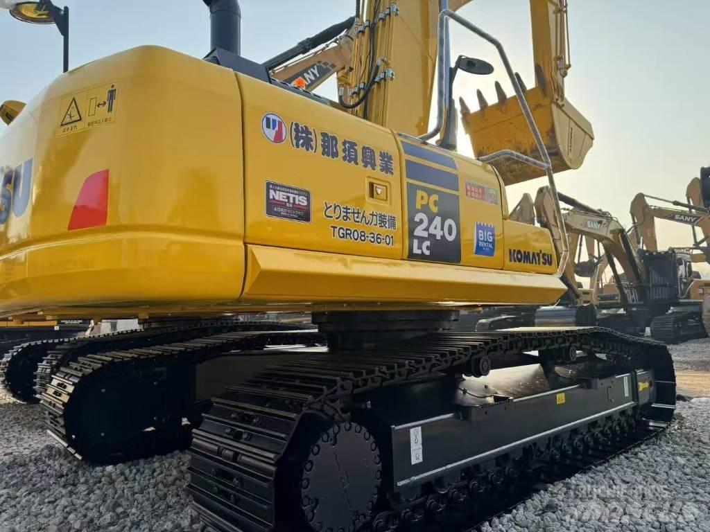 Komatsu 240-8N1 Crawler excavators
