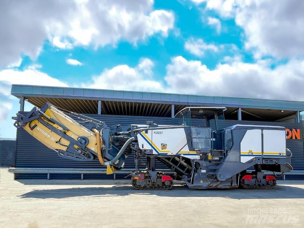 Wirtgen W 220 FI Asphalt cold milling machines