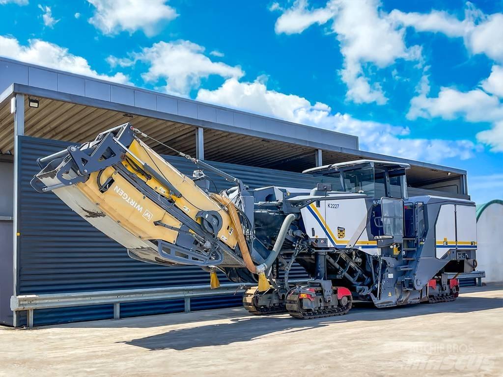 Wirtgen W 220 FI Asphalt cold milling machines