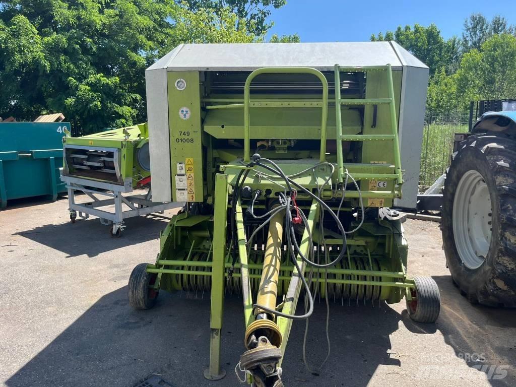 CLAAS Rollant 240 Round balers