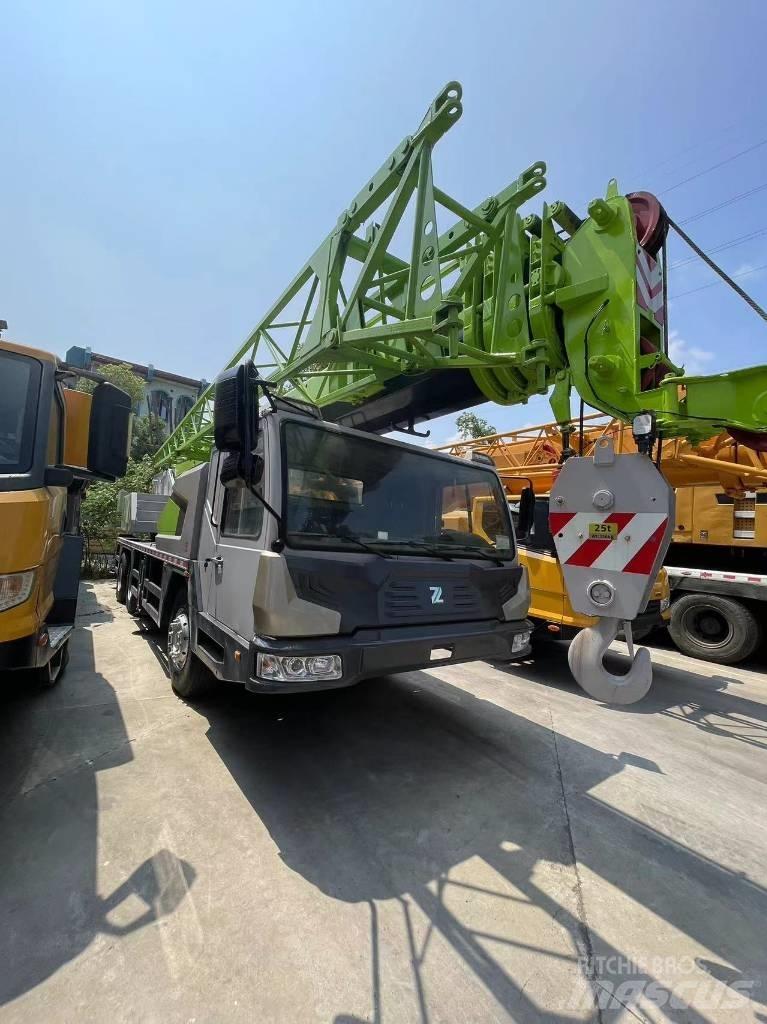 Zoomlion ZCT251V All terrain cranes