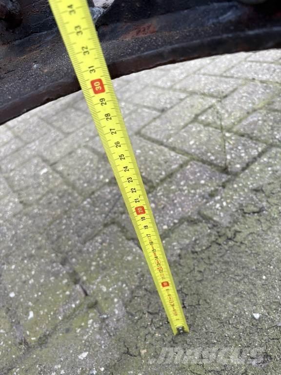 Manitou jip Telescopic handlers