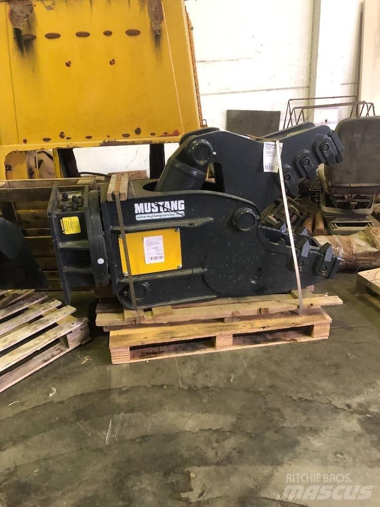 Mustang RH20 Construction - Others
