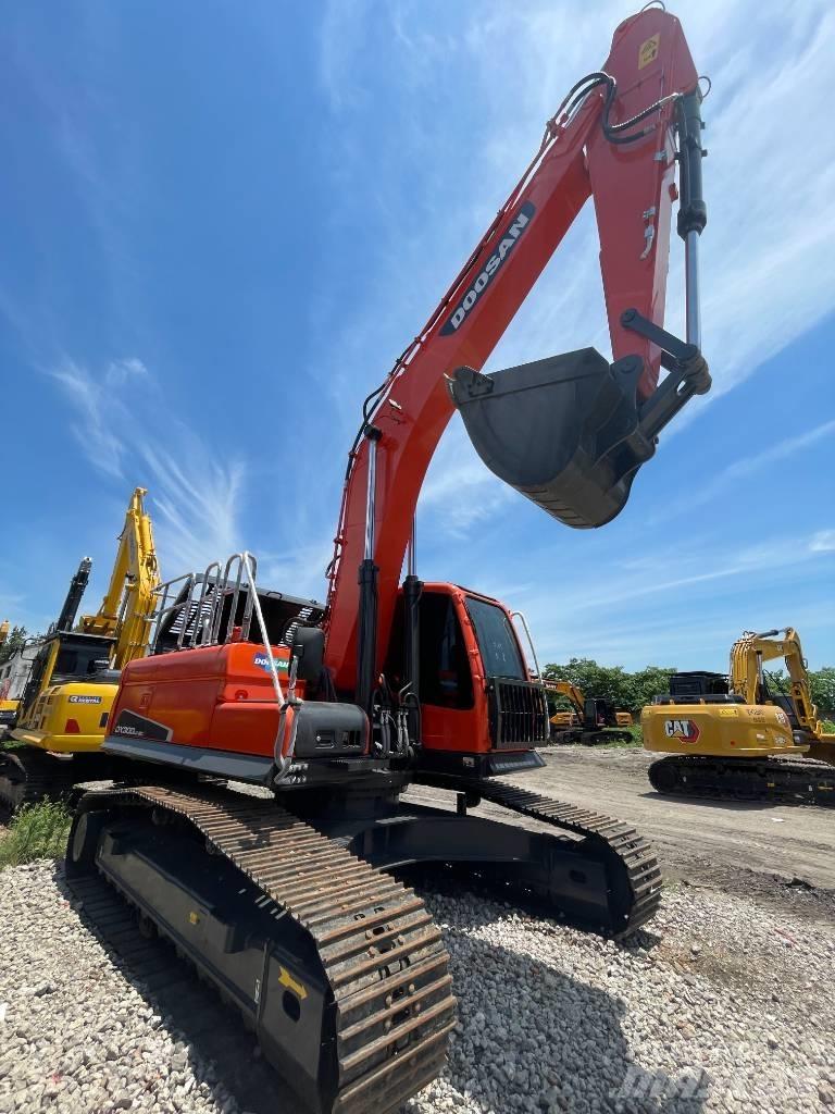Doosan DX 300 Crawler excavators
