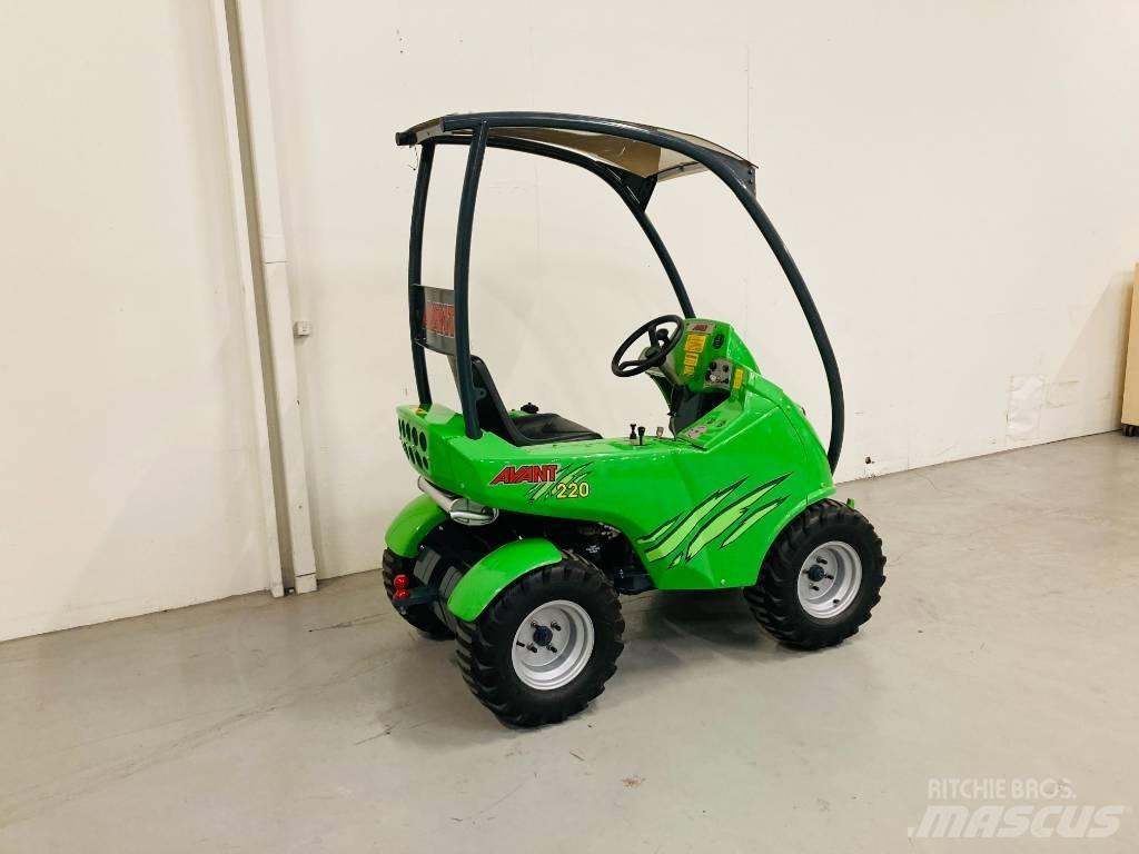 Avant 220 Mini loaders