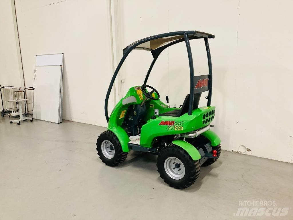 Avant 220 Mini loaders