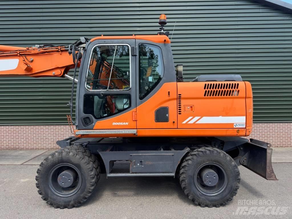 Doosan DX 170 W Wheeled excavators