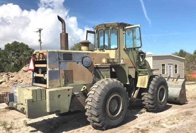 International M10 Wheel loaders