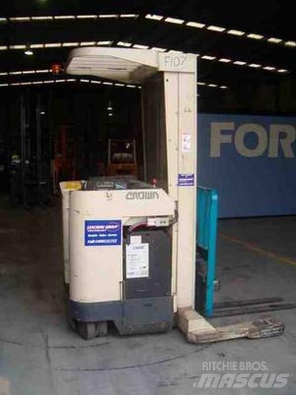 Crown 35RRTT210 Reach trucks