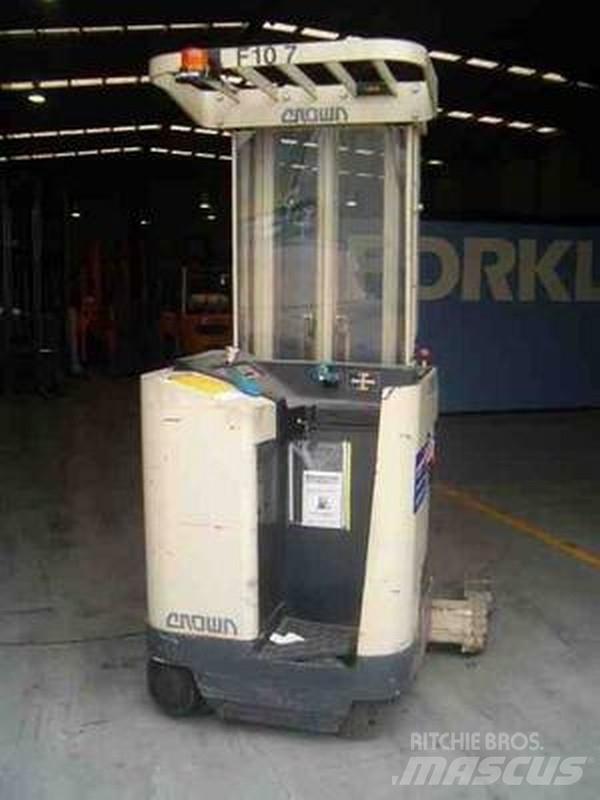 Crown 35RRTT210 Reach trucks