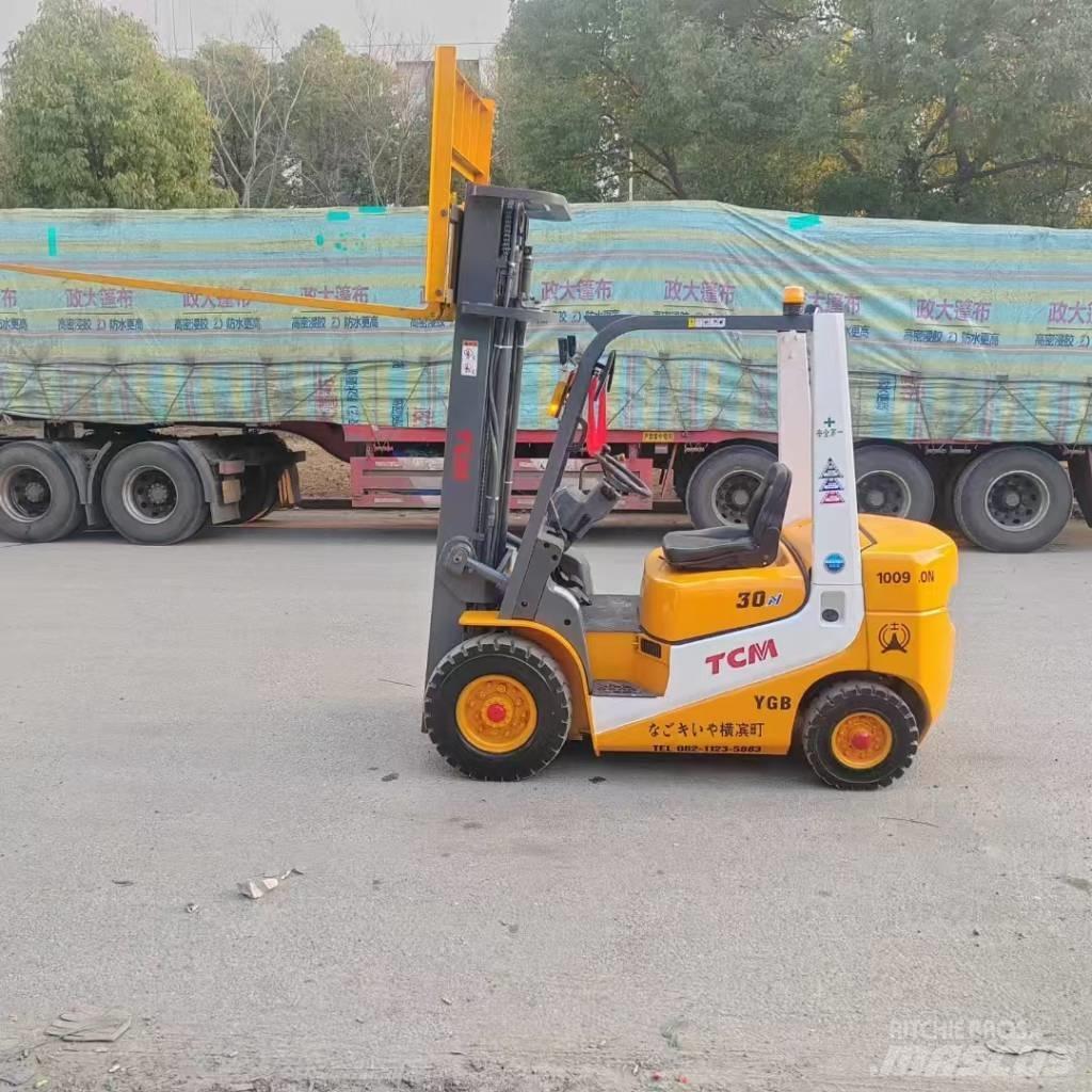 TCM FD30 Reach trucks