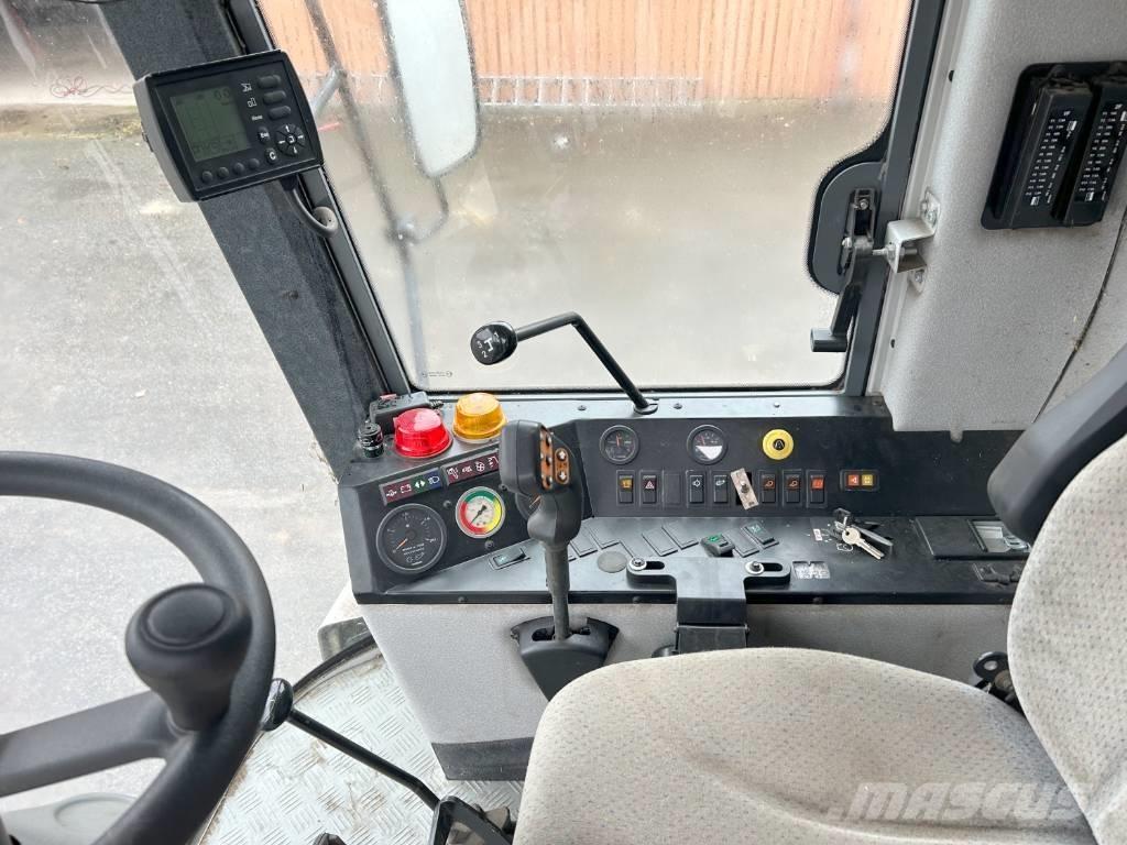 Sampo Rosenlew 2095 Combine harvesters