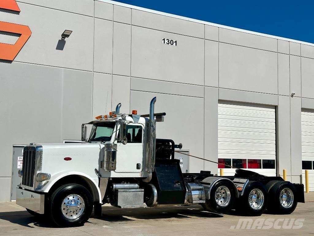 Peterbilt 388 Recovery vehicles