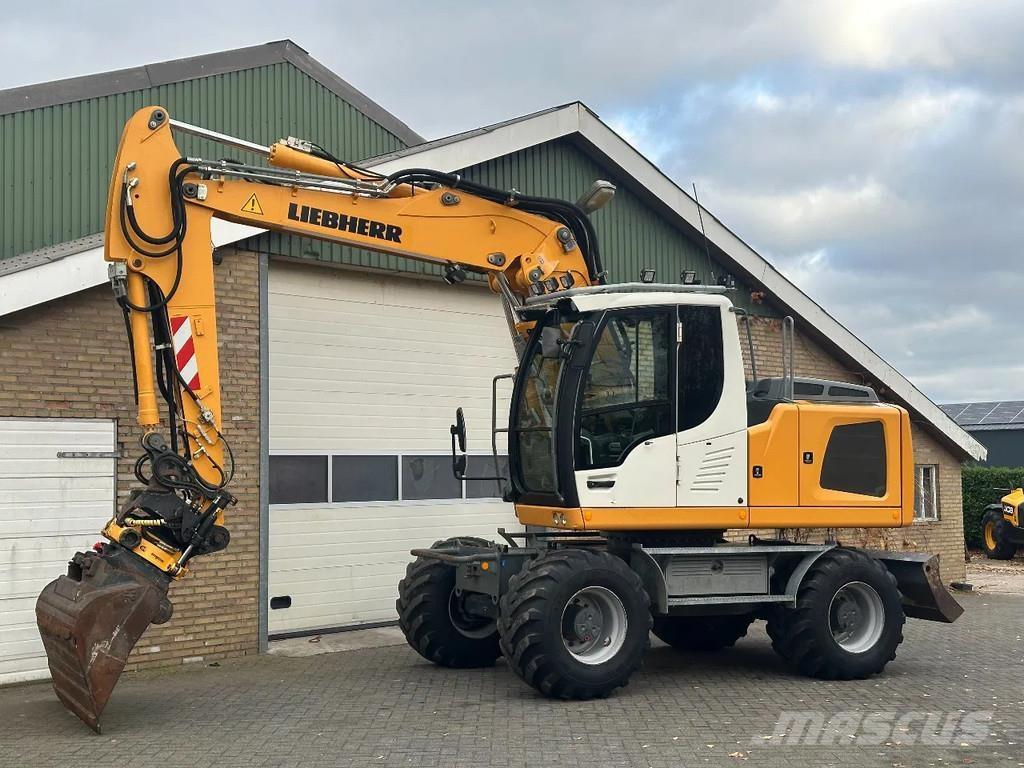 Liebherr A914 Wheeled excavators