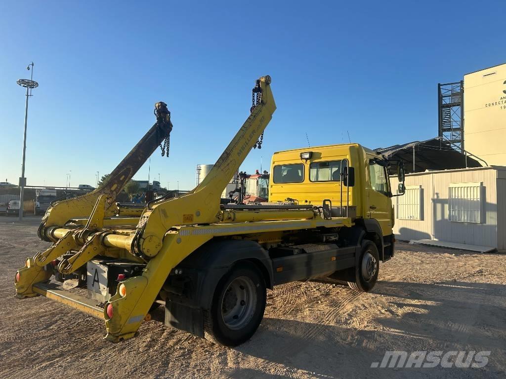 Mercedes-Benz 1530 Storage containers