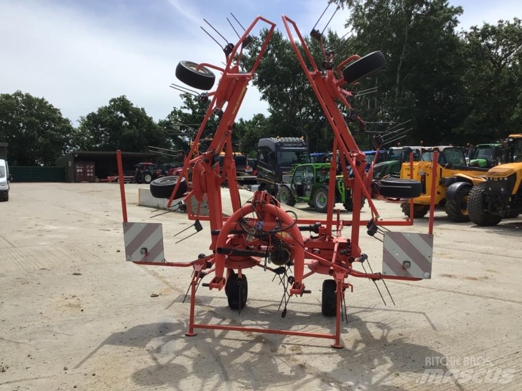 Kuhn GF 6502 Windrowers