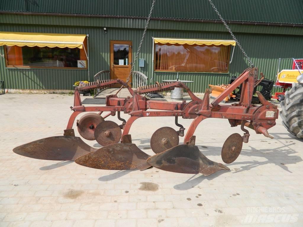 Fraugde 3 Conventional ploughs