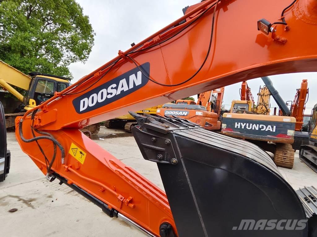 Doosan DX 225 LC Crawler excavators