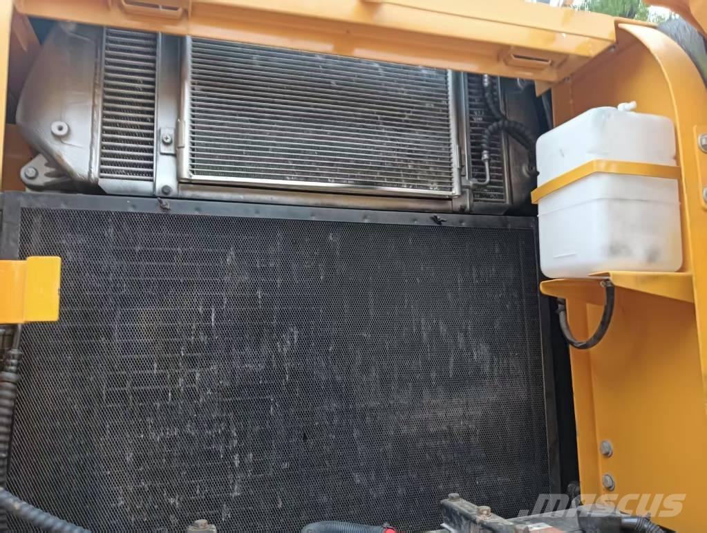 Hyundai 220 LC-9T Crawler excavators