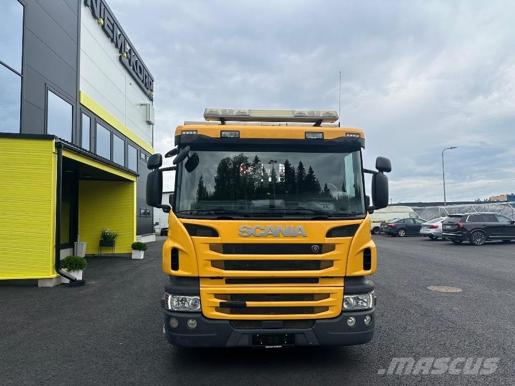 Scania P370 6x2*4 Hook lift trucks