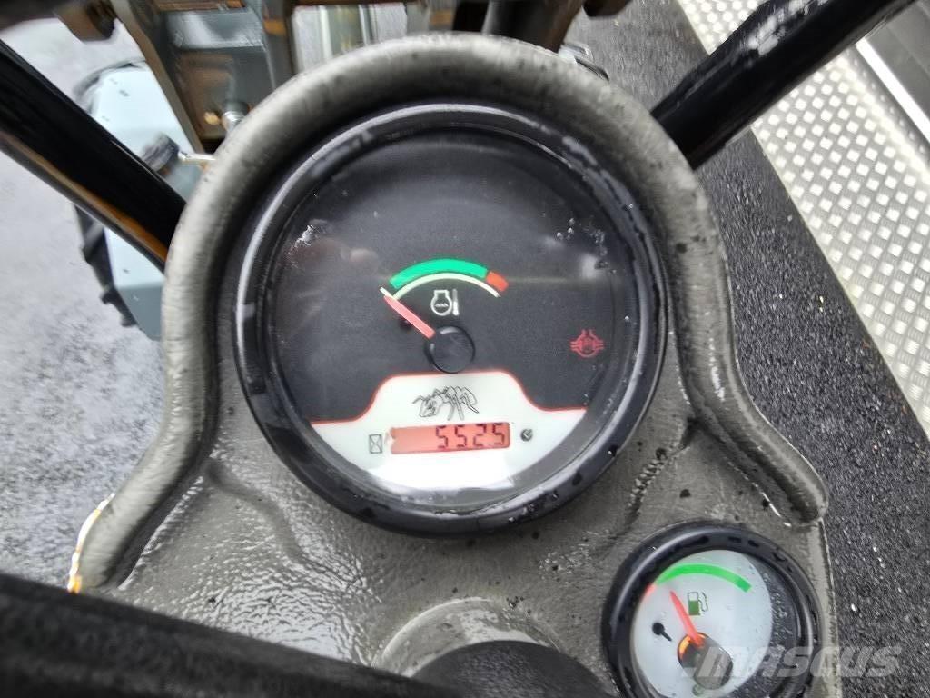 GiANT D 204 SW Mini loaders