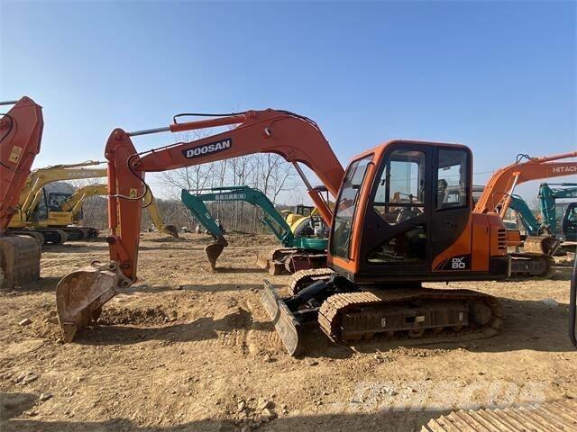 Doosan dx80 Midi excavators  7t - 12t