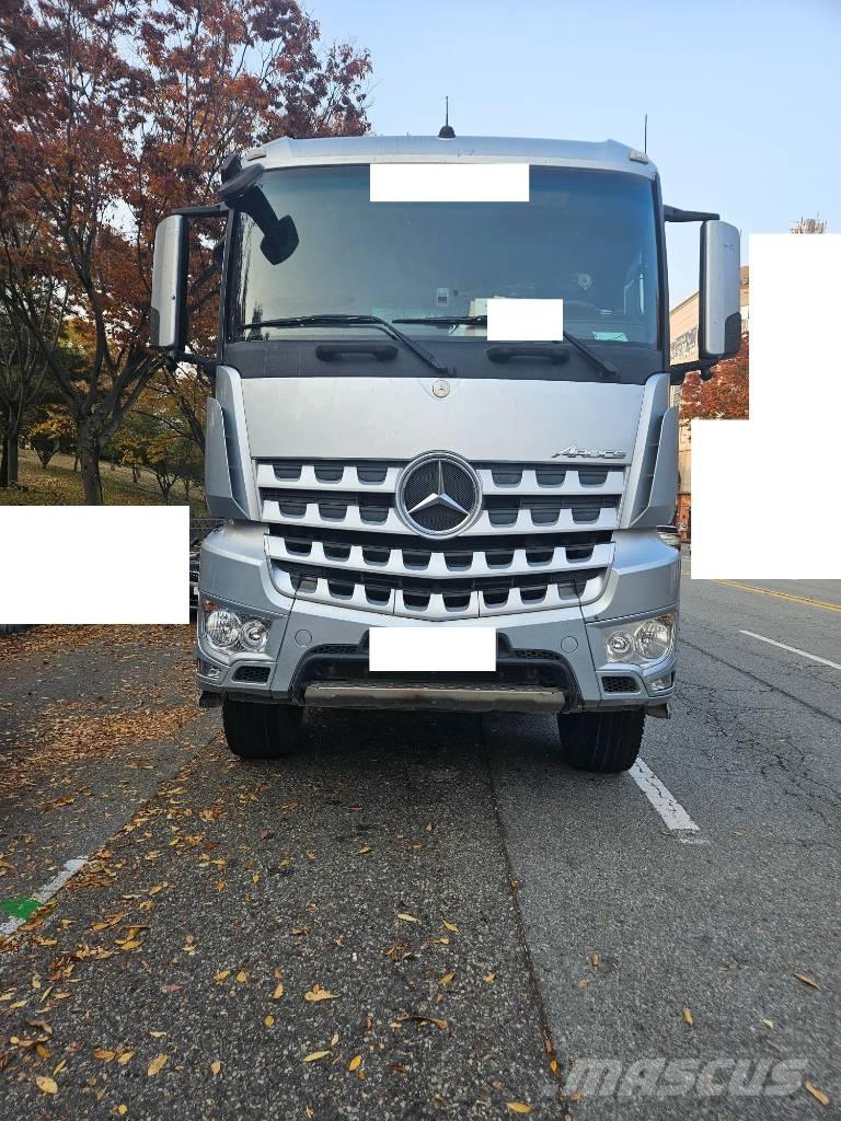 Mercedes-Benz 3951K Site dumpers
