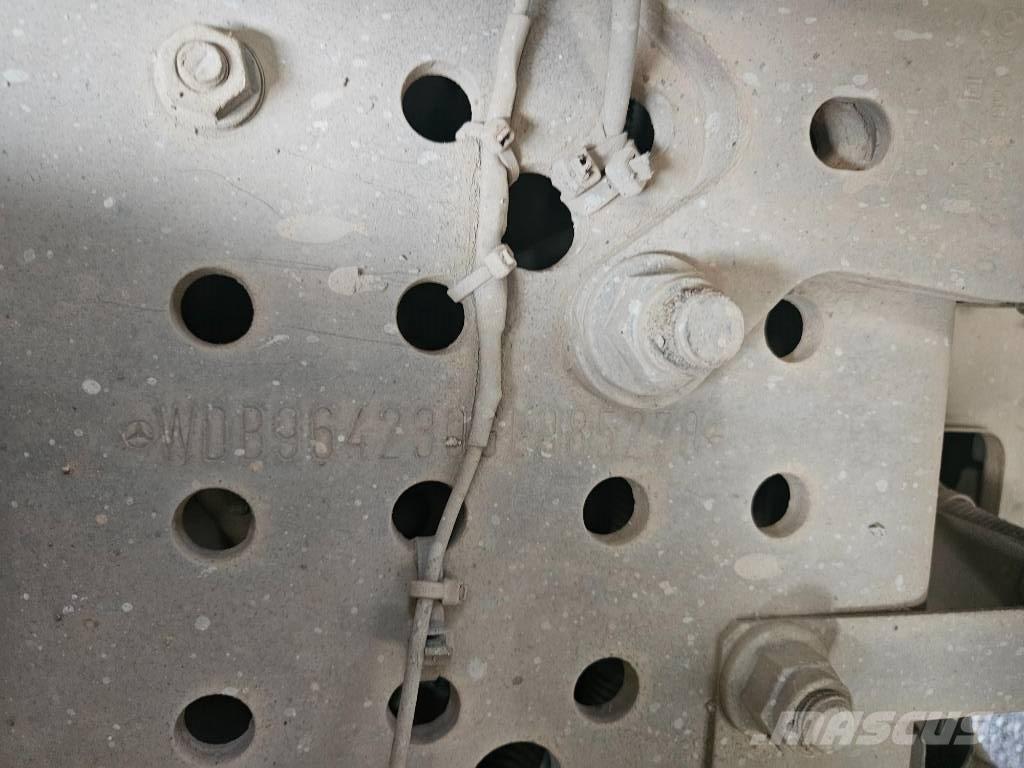 Mercedes-Benz 3951K Site dumpers