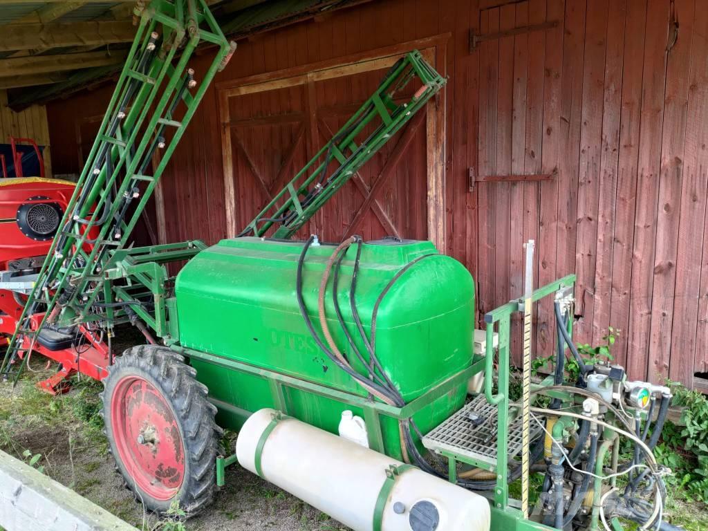 Moteska M2500 Trailed sprayers