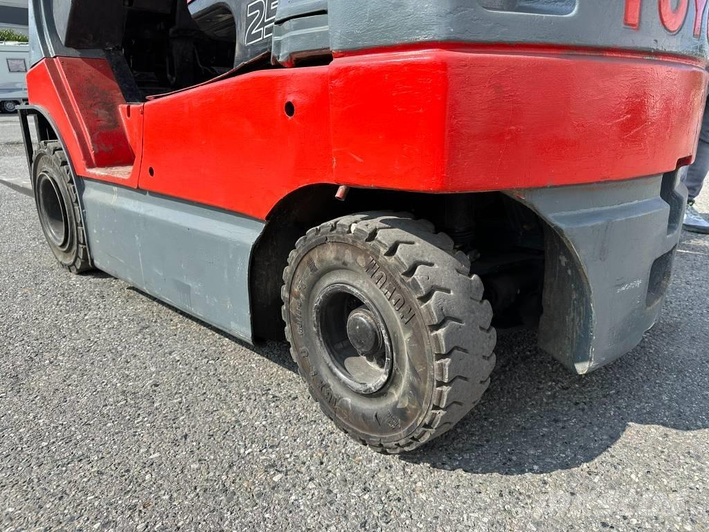 Toyota 7 FB 25 Electric forklift trucks