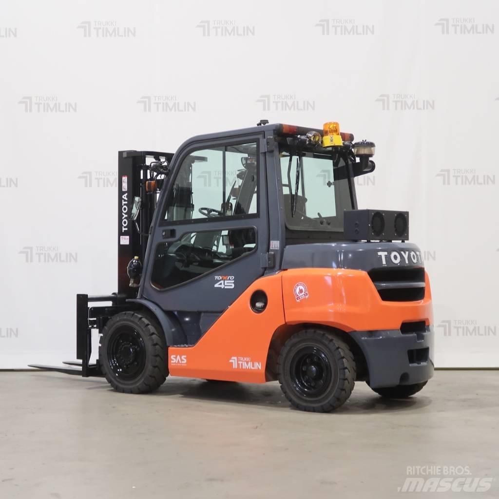 Toyota 40-8FD40N Diesel trucks
